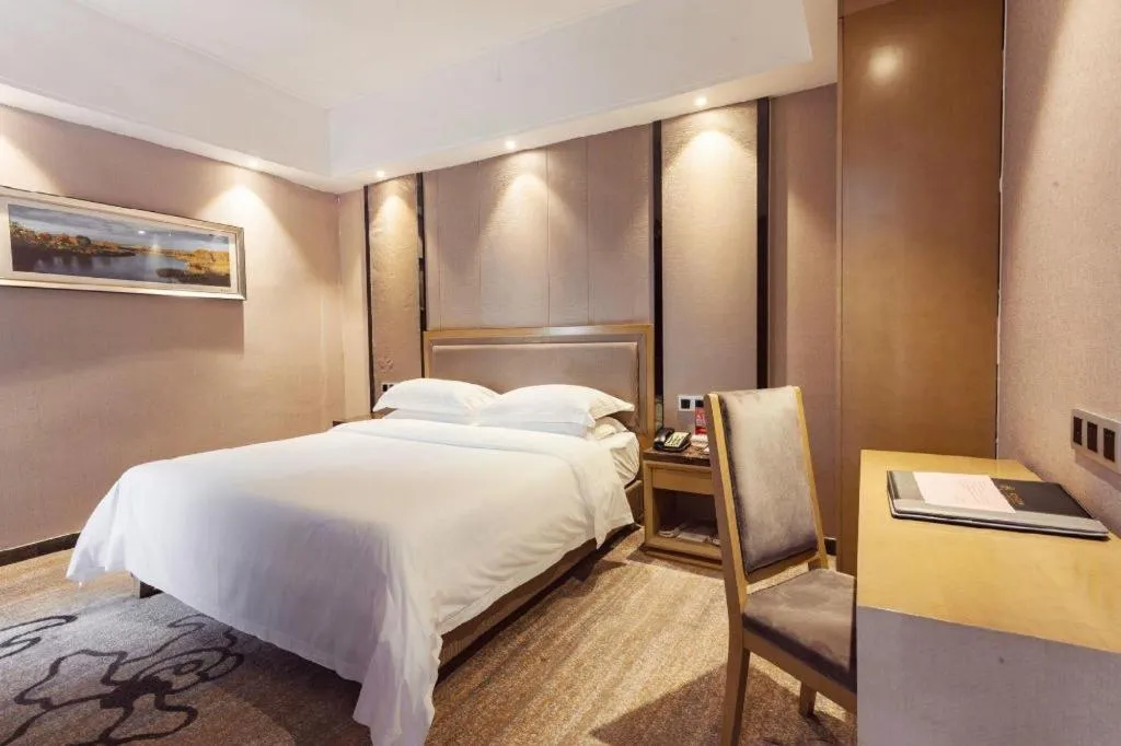 Bed in Guangzhou Rongjin hotel