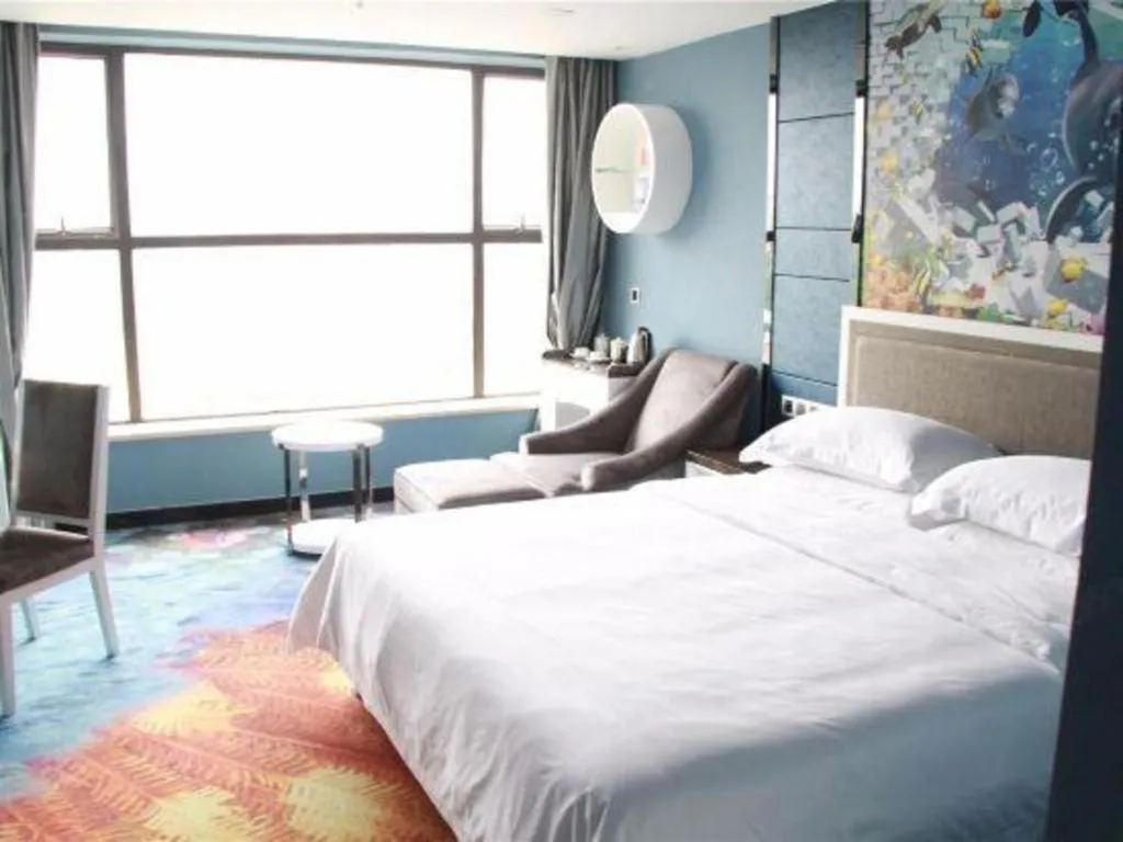 Bed in Guangzhou Rongjin hotel