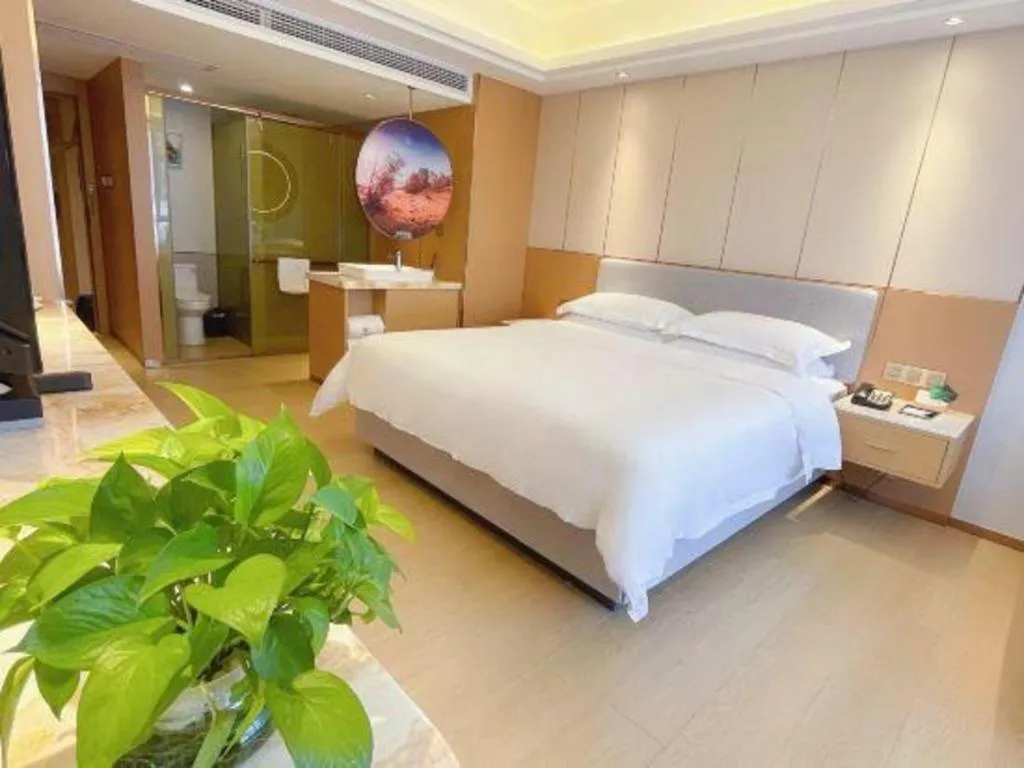 Bed in Guangzhou Rongjin hotel