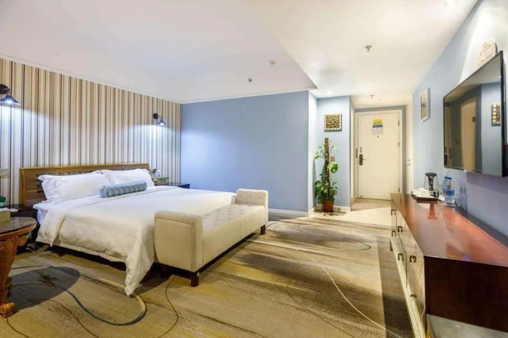 Bed in Guangzhou Impression Hotel