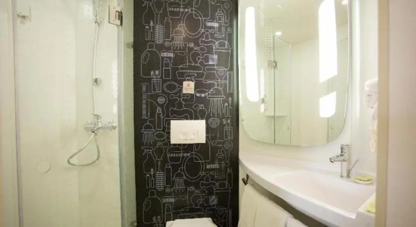 ibis Xi'an First Gaoxin RD