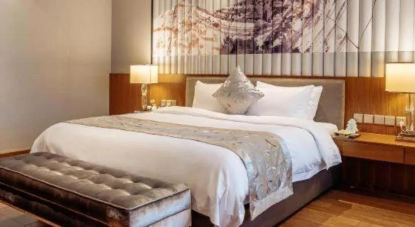 Bed in CITIC Jinling Hotel