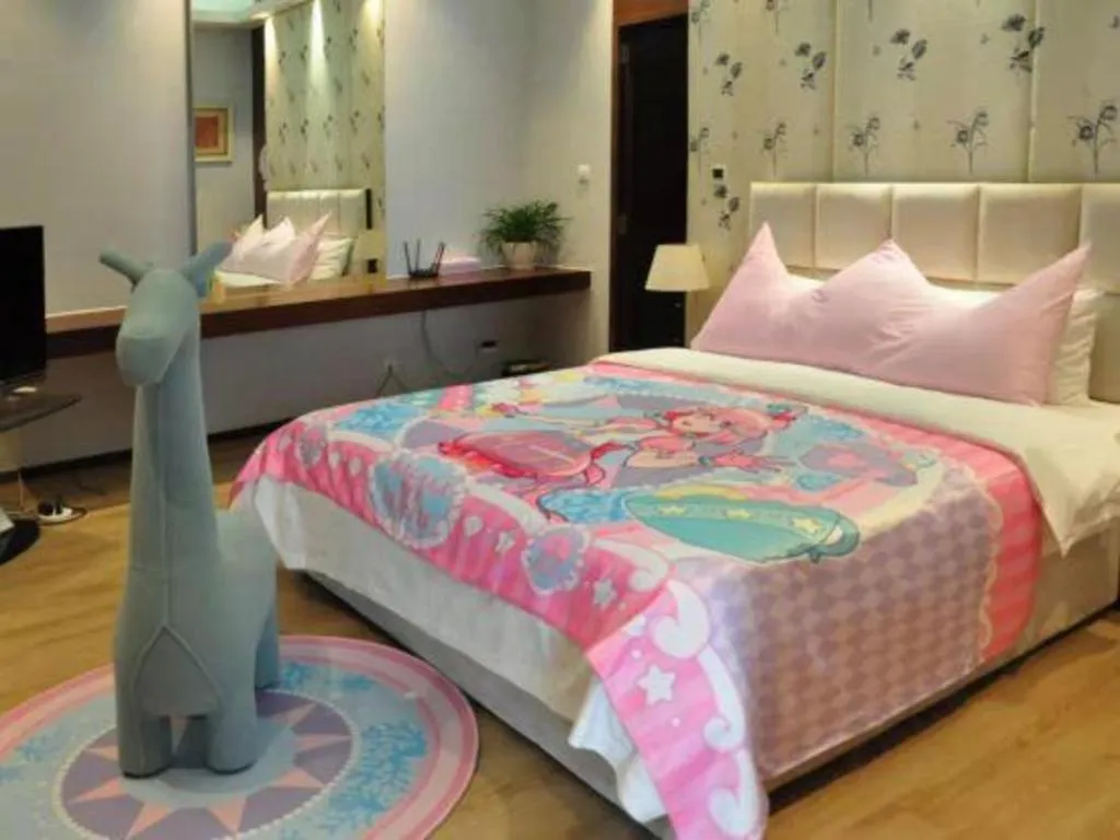 Bed in CITIC Jinling Hotel