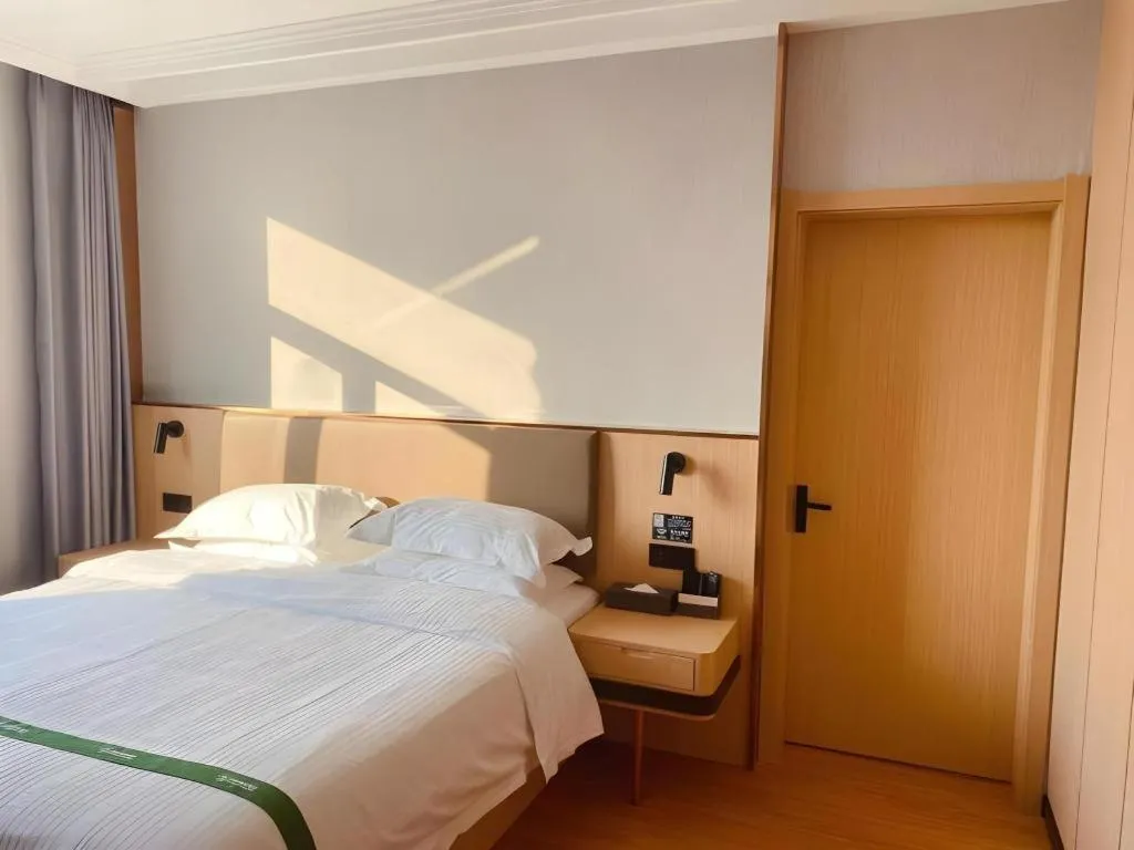 Bed in GreenTree Inn XuZhou PiZhou Dayunhe Decorative city PiXin(N) Road Express Hotel