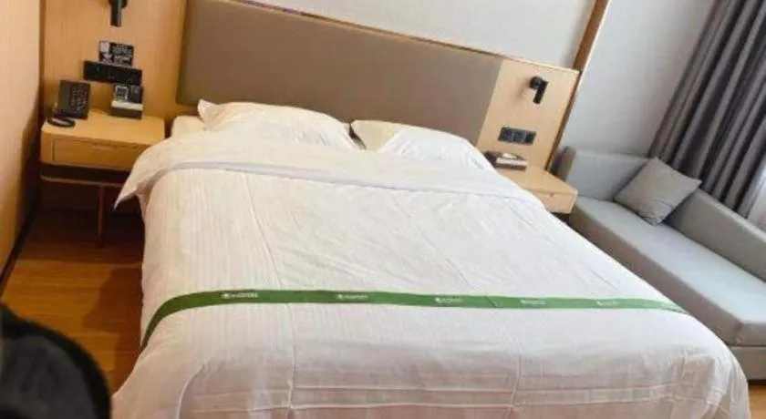 Bed in GreenTree Inn XuZhou PiZhou Dayunhe Decorative city PiXin(N) Road Express Hotel