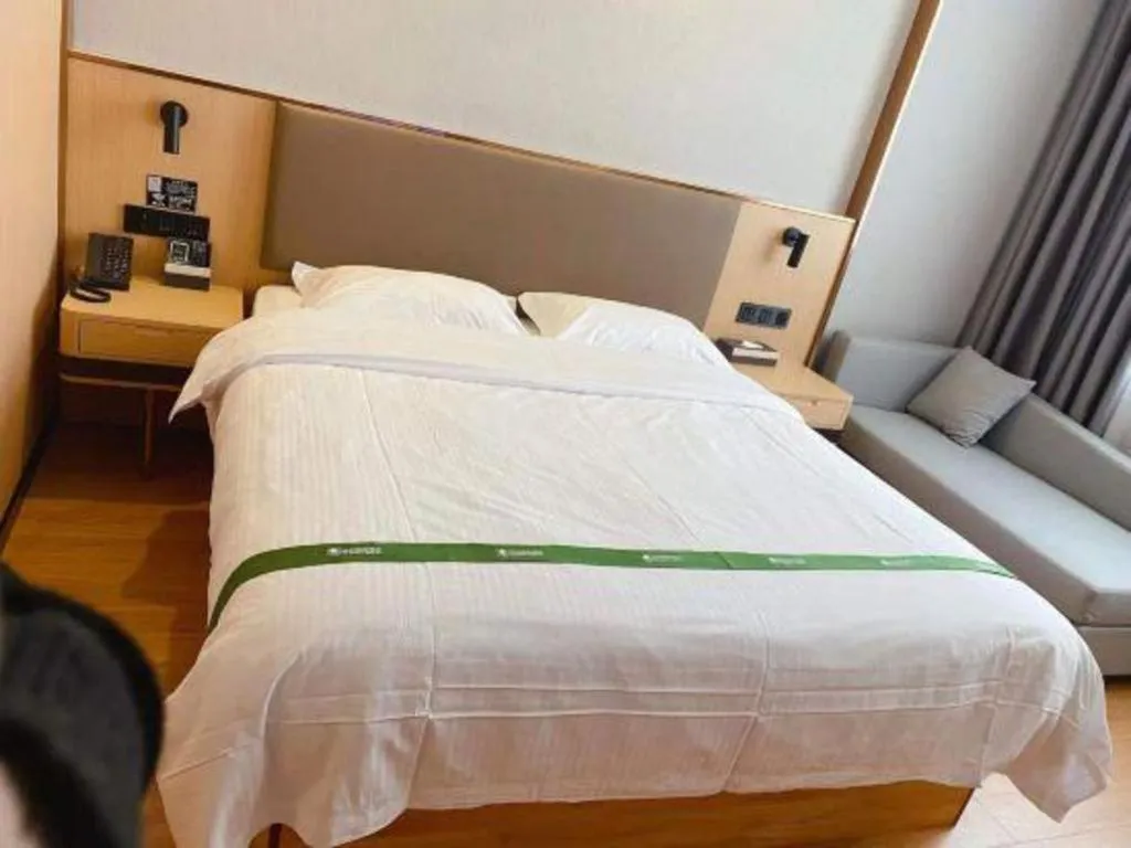 Bed in GreenTree Inn XuZhou PiZhou Dayunhe Decorative city PiXin(N) Road Express Hotel