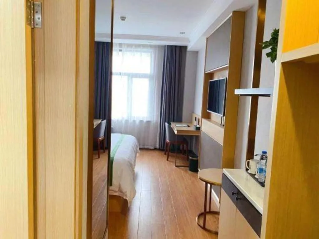 Bed in GreenTree Inn XuZhou PiZhou Dayunhe Decorative city PiXin(N) Road Express Hotel