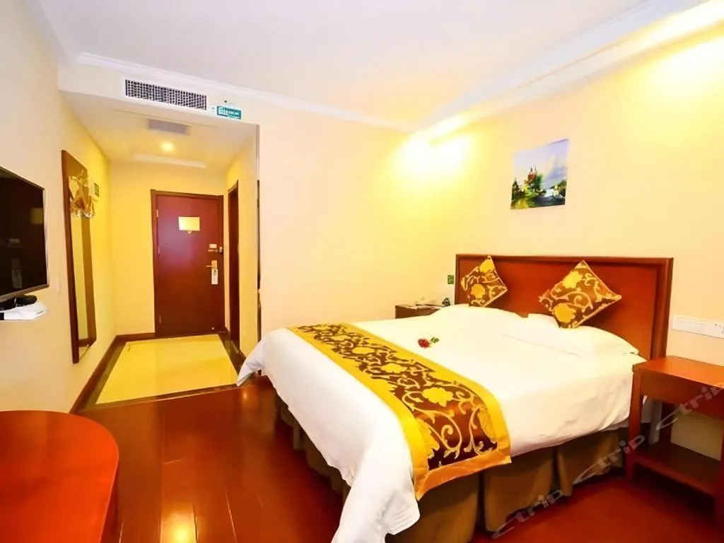 Bed in GreenTree Inn XuZhou PiZhou Dayunhe Decorative city PiXin(N) Road Express Hotel