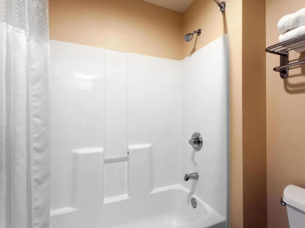 Ramada by Wyndham SeaTac Airport North