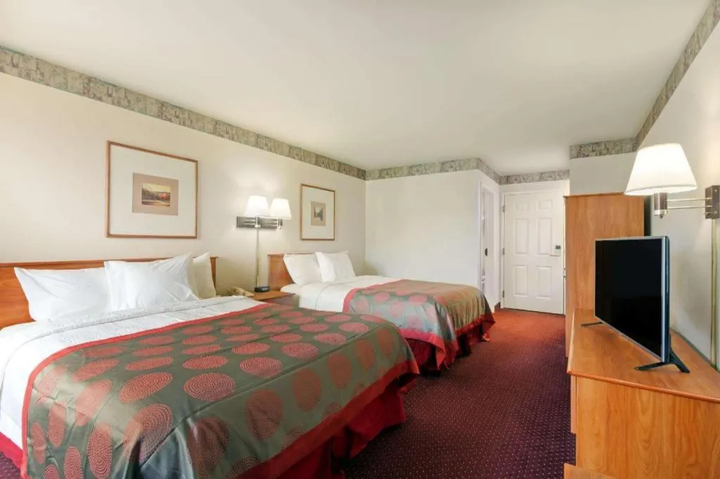 Bed in Ramada by Wyndham SeaTac Airport North