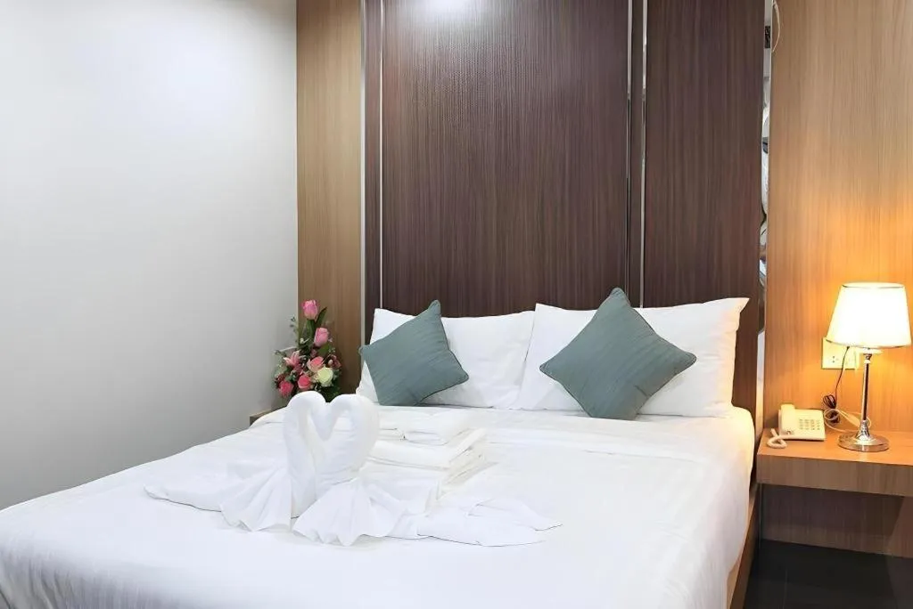 Bed in Thanburi Hotel