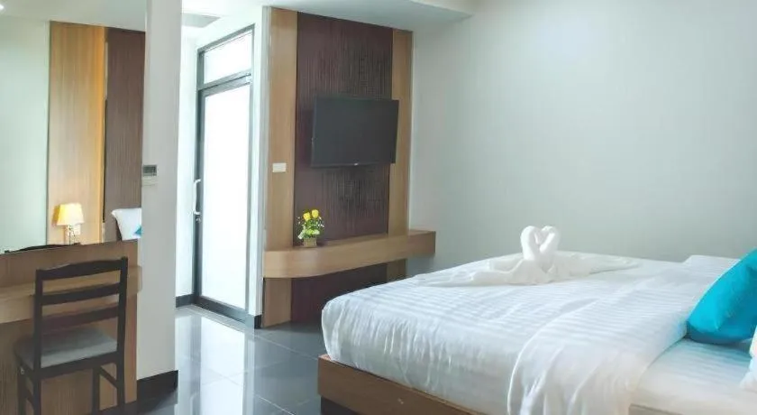 Bed in Thanburi Hotel