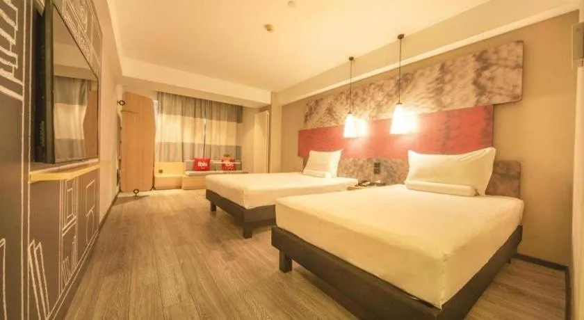 Bed in ibis Shenyang north station