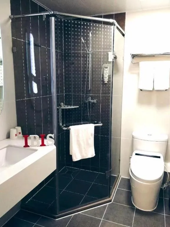 ibis Shenyang north station