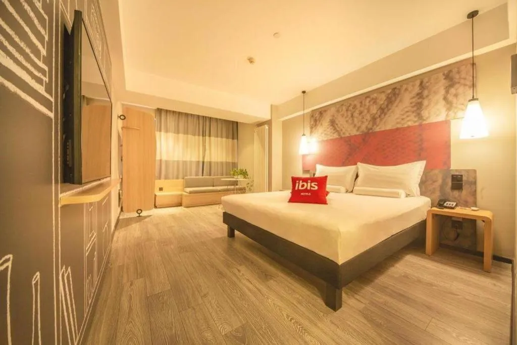 Bed in ibis Shenyang north station