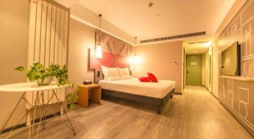 Bed in ibis Shenyang north station