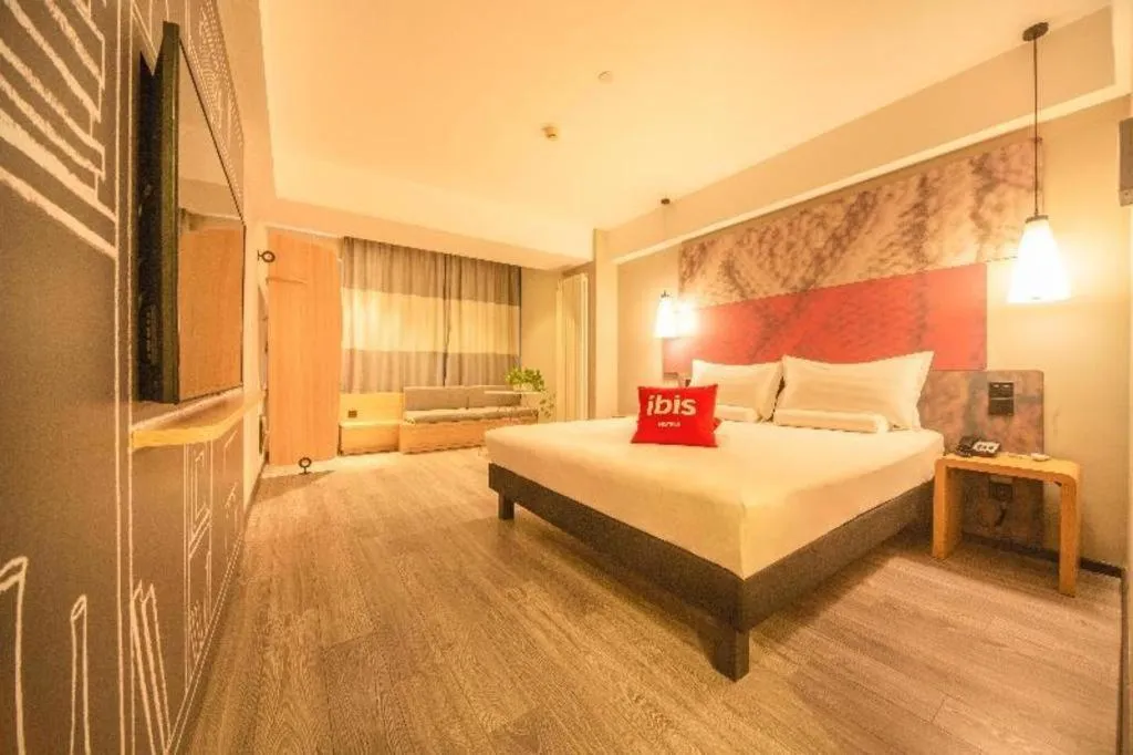 Bed in ibis Shenyang north station