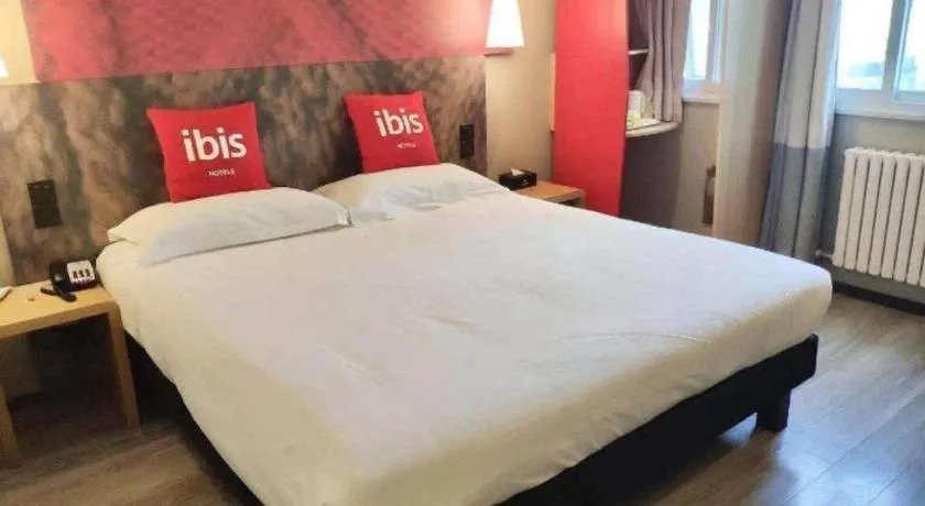 Bed in ibis Shenyang north station