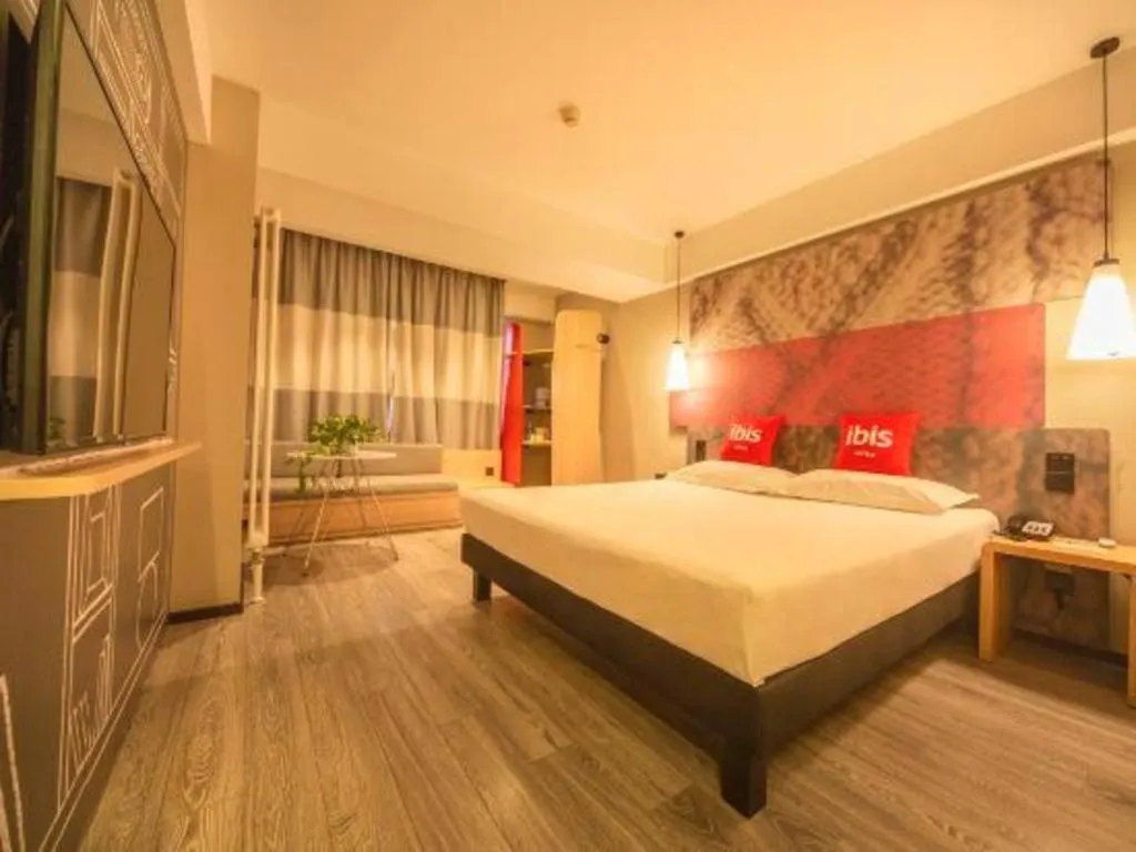Bed in ibis Shenyang north station