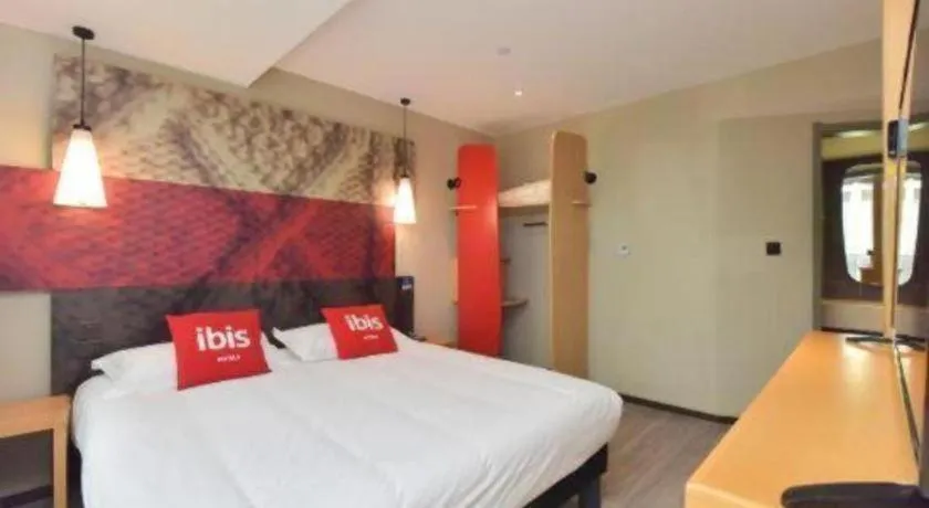 Bed in ibis Wuxi Jiangnan University