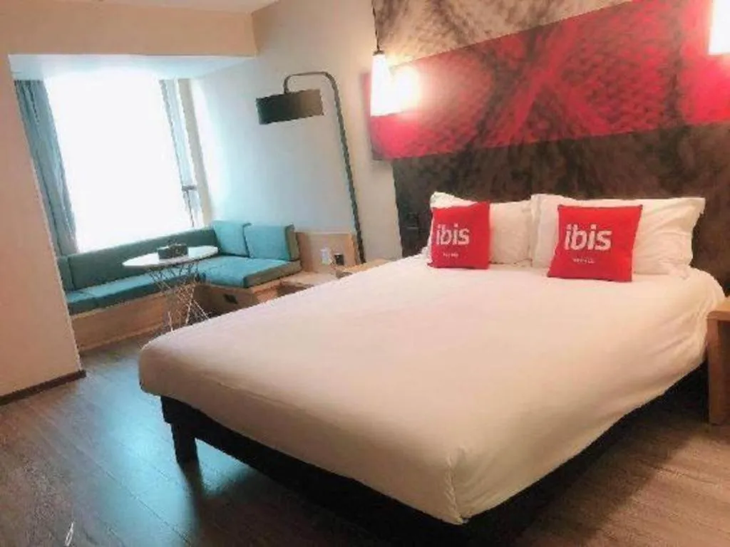 Bed in ibis Wuxi Jiangnan University