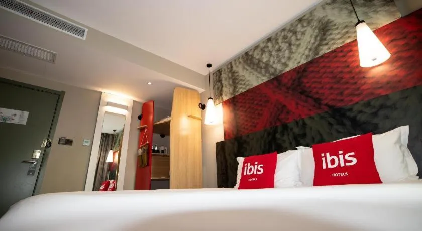 Bed in ibis Wuxi Jiangnan University