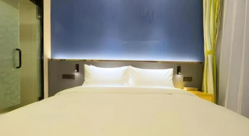 Bed in ibis Styles Beijing Capital Airport Hotel