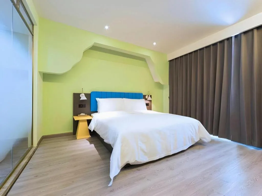 Bed in ibis Styles Beijing Capital Airport Hotel