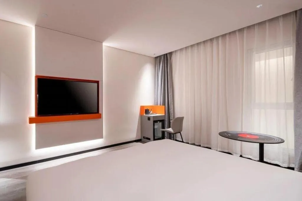 Bed in ibis Tianjin Wuqing Hotel