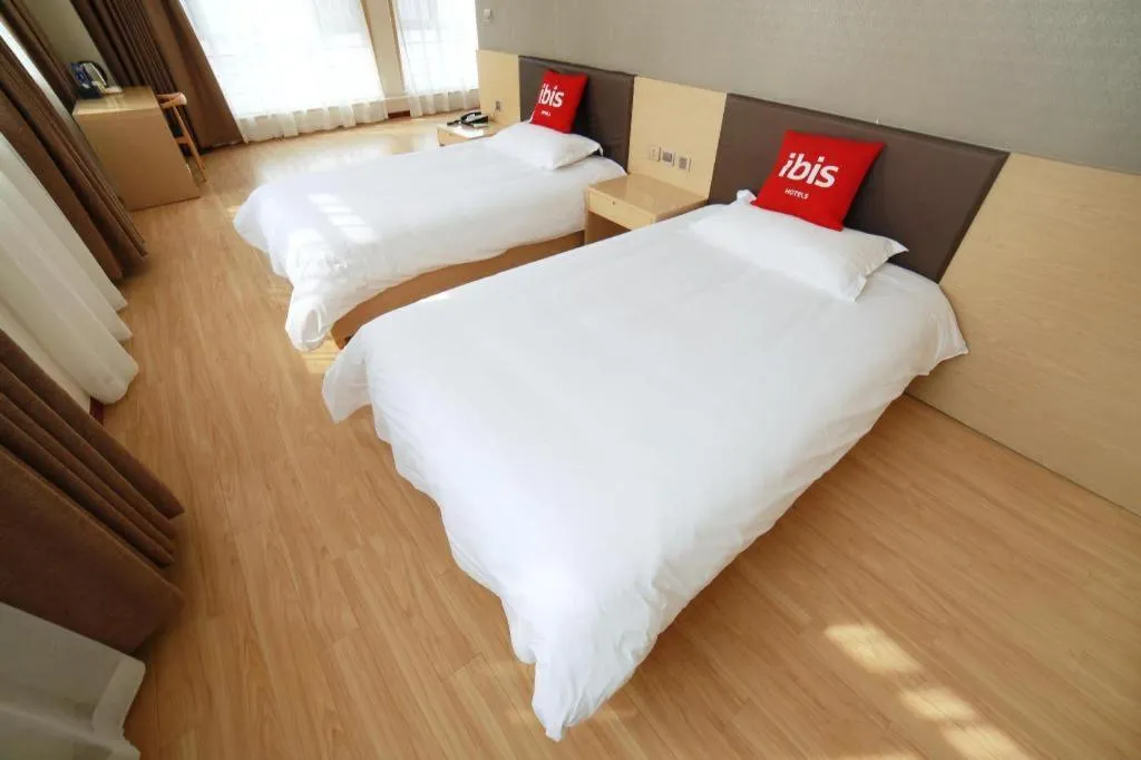 Bed in ibis Tianjin Wuqing Hotel