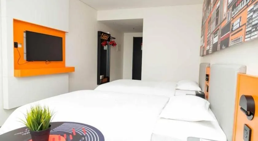 Bed in ibis Tianjin Wuqing Hotel