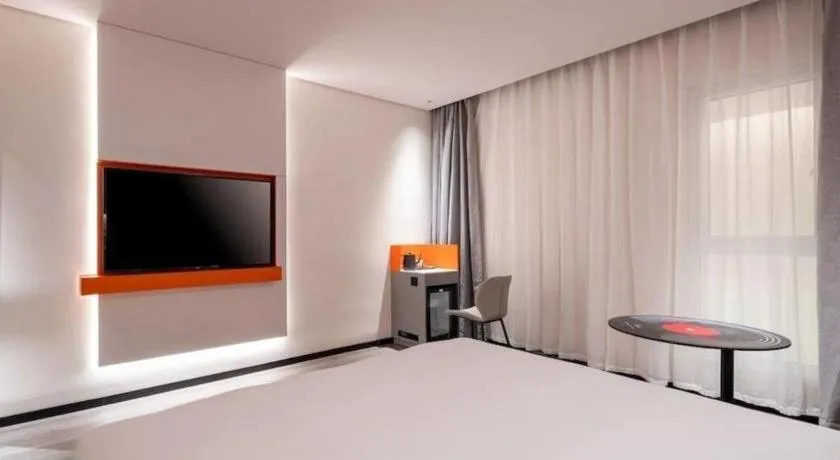 Bed in ibis Tianjin Wuqing Hotel