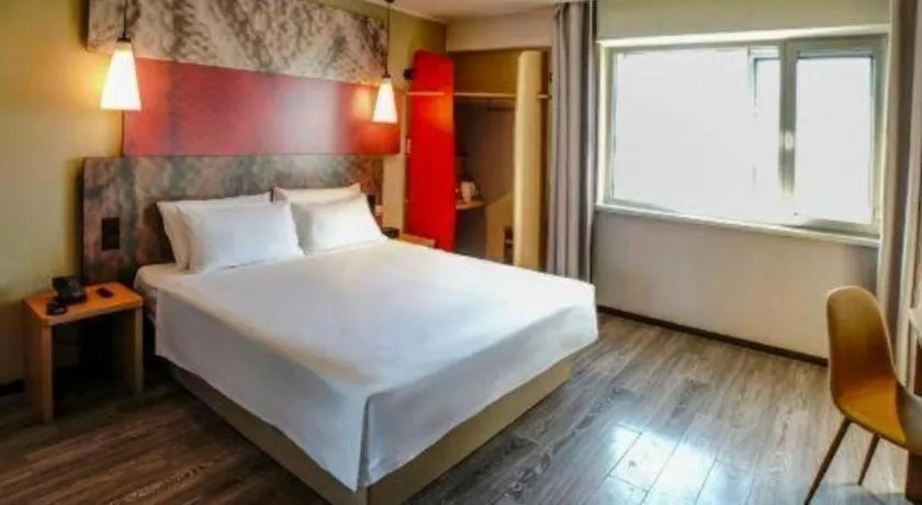 Bed in Ibis Harbin Normal University