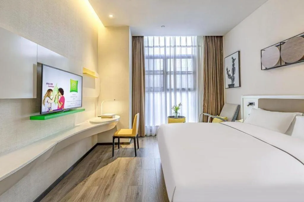 Bed in ibis Styles Kunming Nanping Hotel