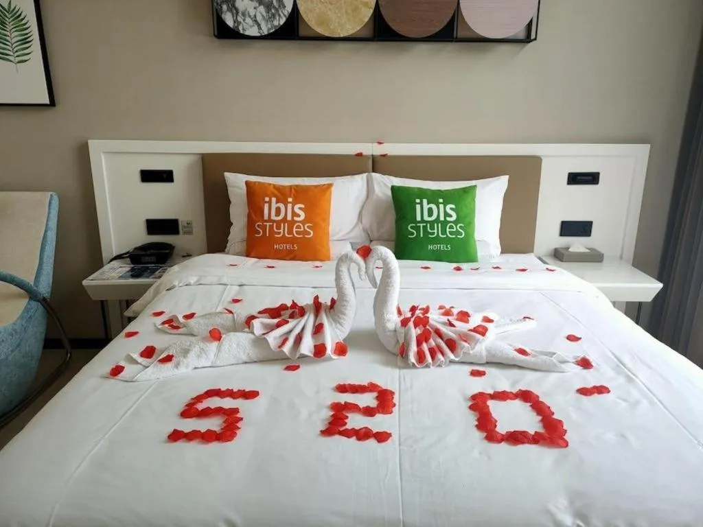 Bed in ibis Styles Kunming Nanping Hotel