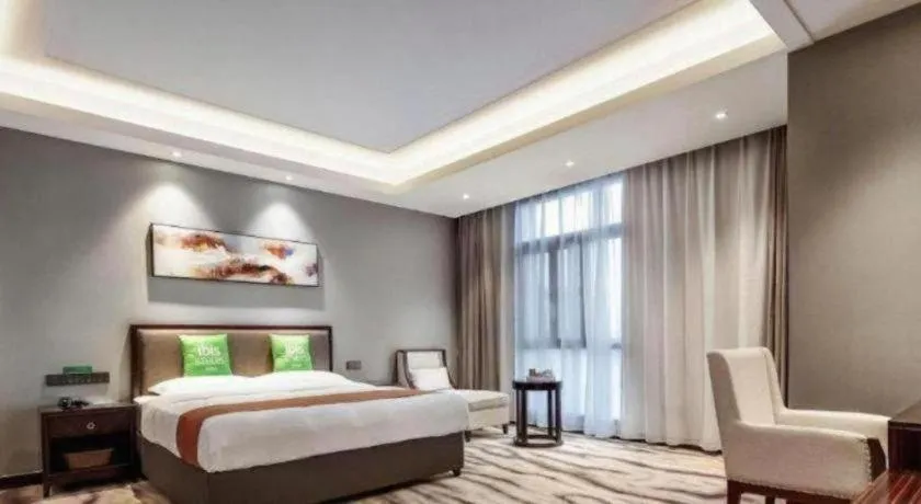 Bed in ibis Styles Nanjing Qilin Gate Hotel