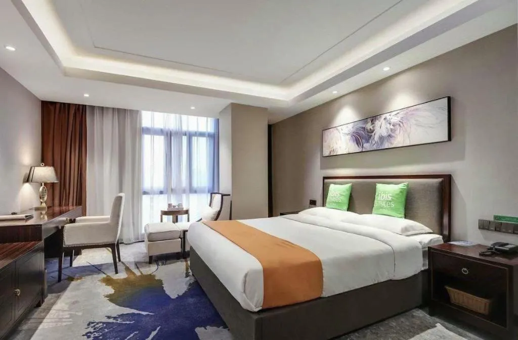 Bed in ibis Styles Nanjing Qilin Gate Hotel