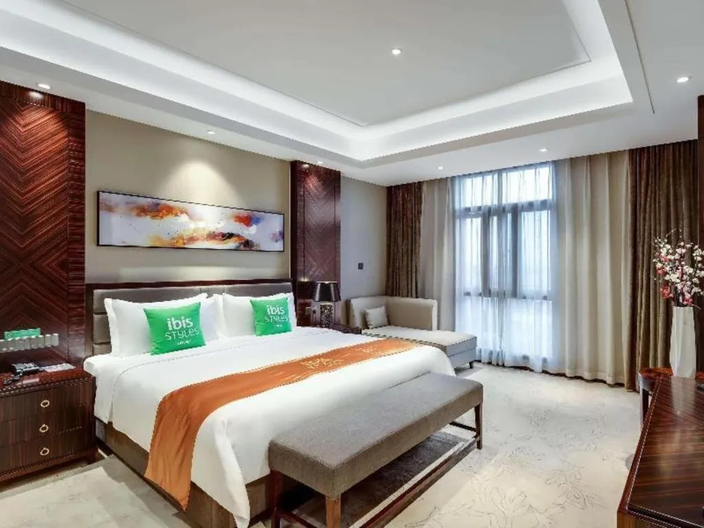 Bed in ibis Styles Nanjing Qilin Gate Hotel