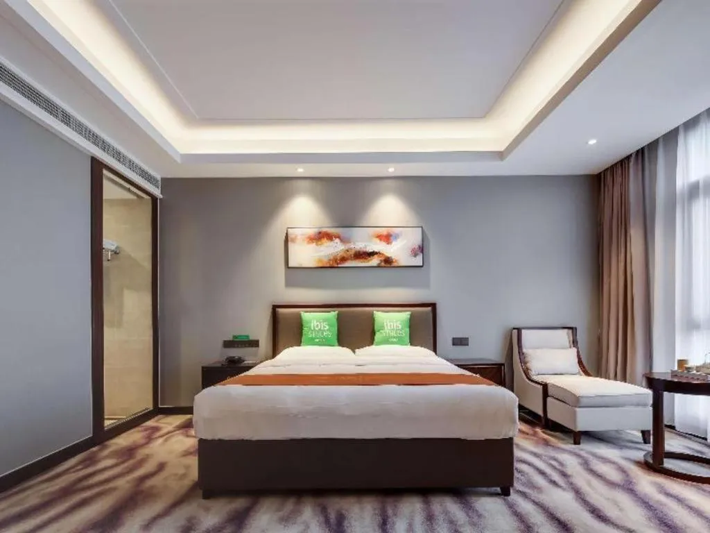 Bed in ibis Styles Nanjing Qilin Gate Hotel