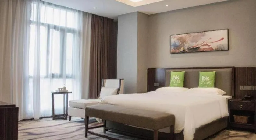 Bed in ibis Styles Nanjing Qilin Gate Hotel