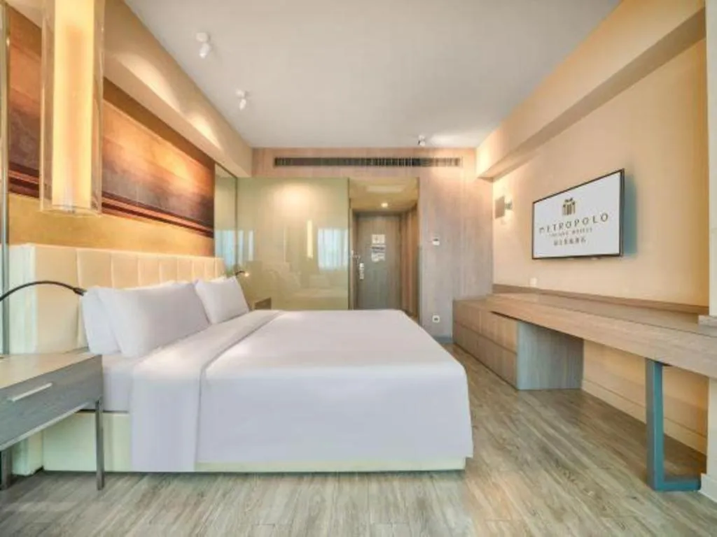 Bed in Jinjiang Metropolo Hotel - Hangzhou Xiasha