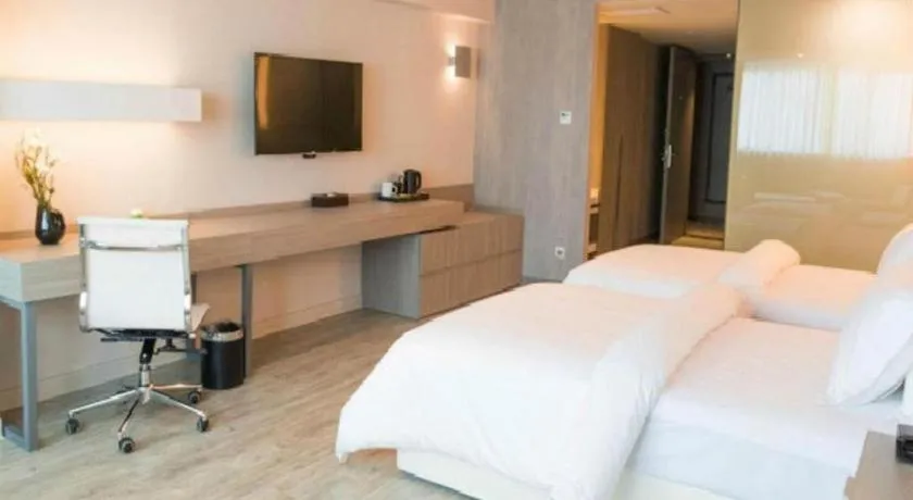 Bed in Jinjiang Metropolo Hotel - Hangzhou Xiasha