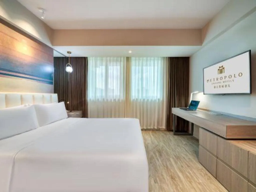 Bed in Jinjiang Metropolo Hotel - Hangzhou Xiasha