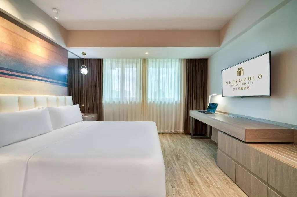 Bed in Jinjiang Metropolo Hotel - Hangzhou Xiasha