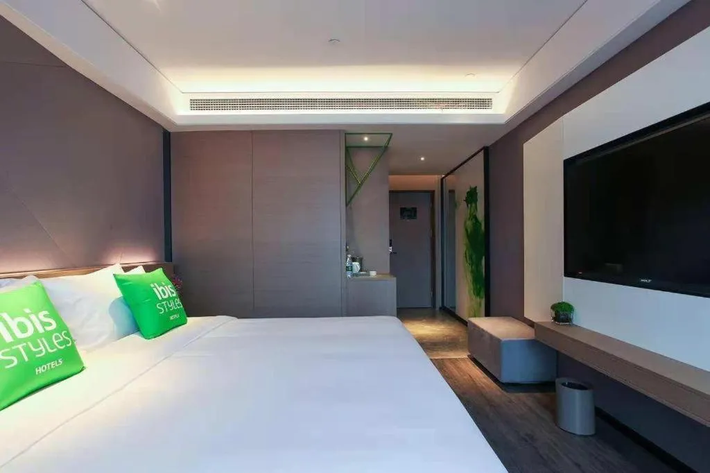 Bed in ibis Styles Yangzhou Baixiang Rd Hotel