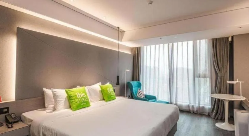 Bed in ibis Styles Yangzhou Baixiang Rd Hotel