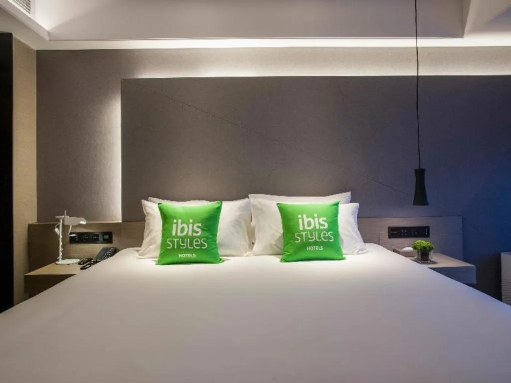 Bed in ibis Styles Yangzhou Baixiang Rd Hotel