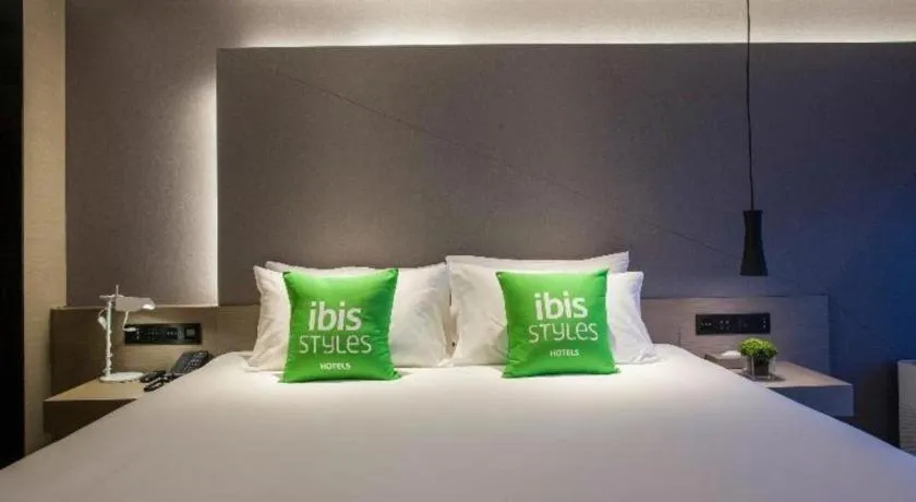 Bed in ibis Styles Yangzhou Baixiang Rd Hotel