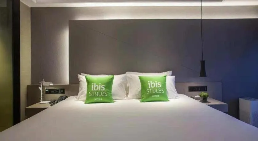 Bed in ibis Styles Yangzhou Baixiang Rd Hotel