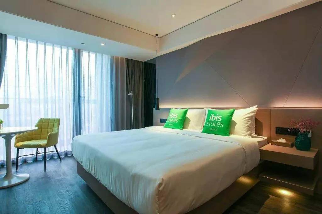 Bed in ibis Styles Yangzhou Baixiang Rd Hotel